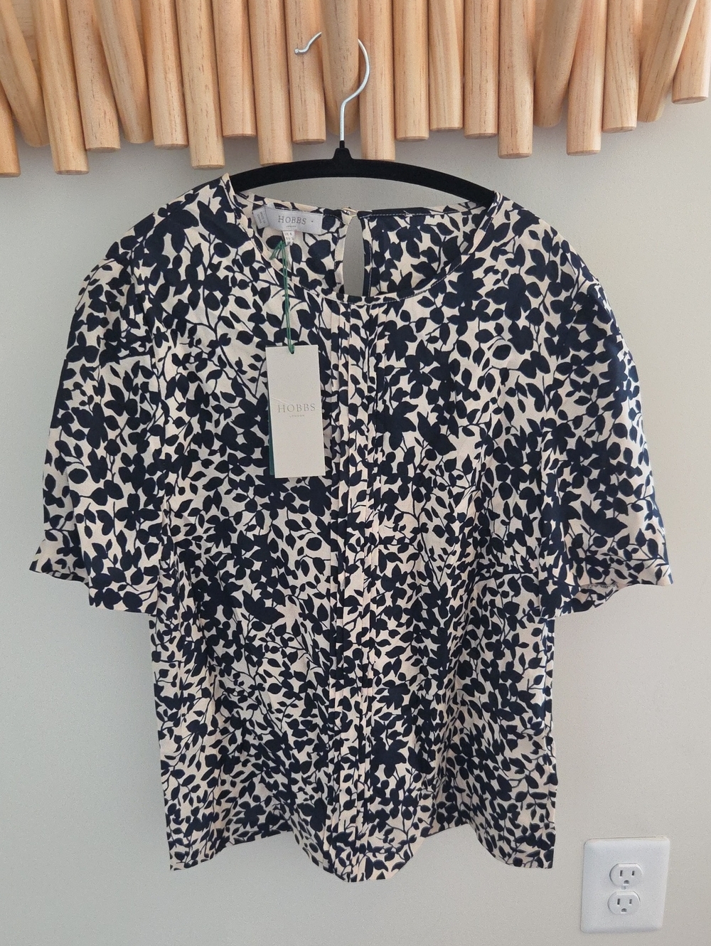 NWT Hobbs Navy & Cream Floral Short-Sleeve Blouse